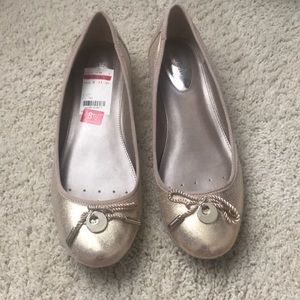 Women’s gold ballet flats size 8.5
